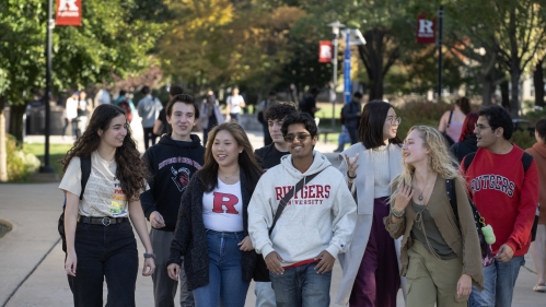 Students outdoors Livingston Campus